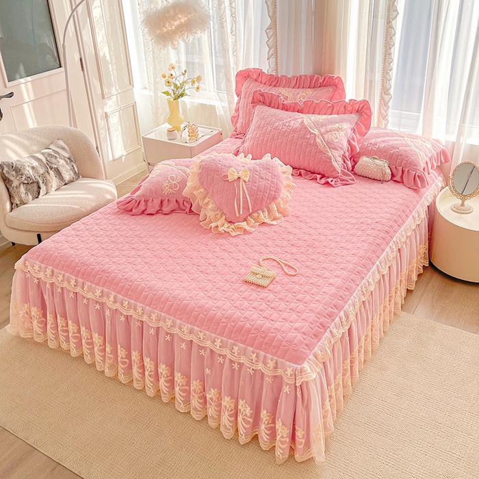 91家纺网 家纺一手货源 找家纺 2024新款加厚牛奶绒蕾丝刺绣床裙单床裙-莫奈花园系列 莫奈花园-少女粉