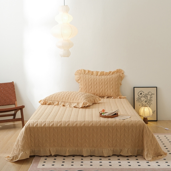 91家纺网 家纺一手货源 找家纺 上喜 热卖树叶款春秋被床盖三件套 黄色