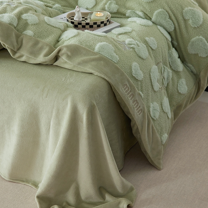 91家纺网 家纺一手货源 找家纺 （总）安莱生活 2024新款minmin泰迪绒立体提花爱心四件套