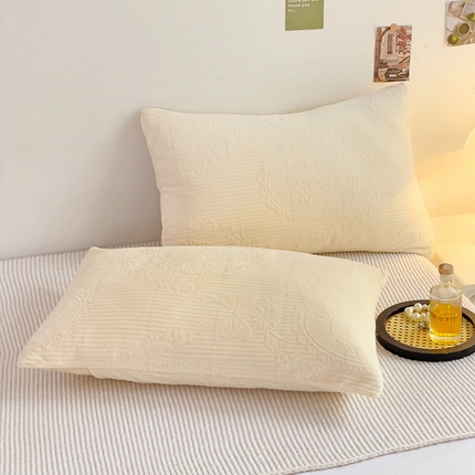 91家纺网 家纺一手货源 找家纺 漫时光 2025新款牛奶绒烂花枕套 梦结花-黄