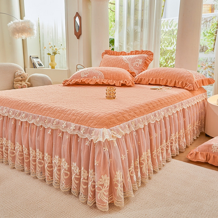 91家纺网 家纺一手货源 找家纺 （总）2024新款加厚牛奶绒蕾丝刺绣床裙四件套-莫奈花园系列