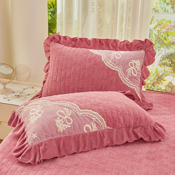 91家纺网 家纺一手货源 找家纺 2024新款加厚牛奶绒蕾丝刺绣床裙四件套-莫奈花园系列 莫奈花园-豆沙红