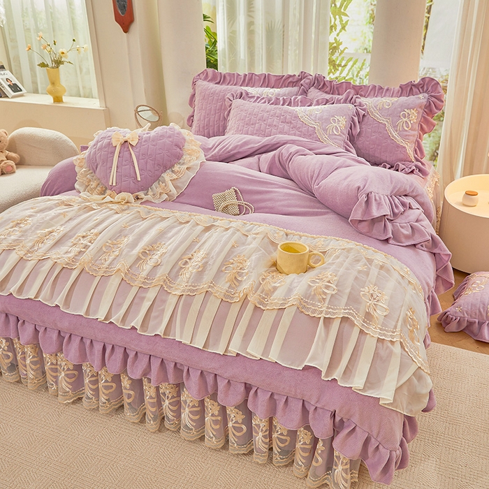 91家纺网 家纺一手货源 找家纺 2024新款加厚牛奶绒蕾丝刺绣床裙四件套-莫奈花园系列 莫奈花园-甜紫