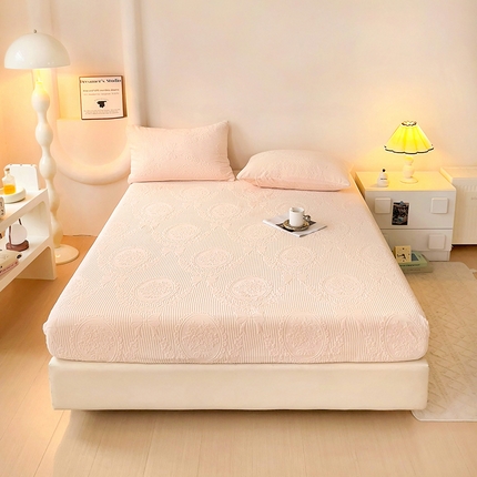 91家纺网 家纺一手货源 找家纺 （总）漫时光 2025新款牛奶绒烂花床笠