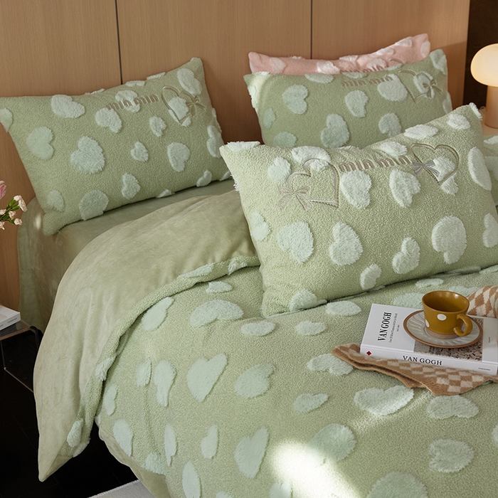 91家纺网 家纺一手货源 找家纺 （总）安莱生活 2024新款minmin泰迪绒立体提花爱心四件套