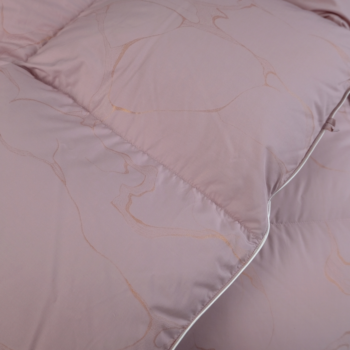 91家纺网 家纺一手货源 找家纺 兰言诺羽绒被 2025新款埃及棉95羽绒被被子被芯 豆沙