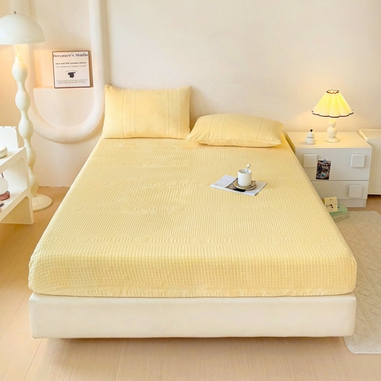 91家纺网 家纺一手货源 找家纺 漫时光 2025新款牛奶绒烂花床笠 min-黄