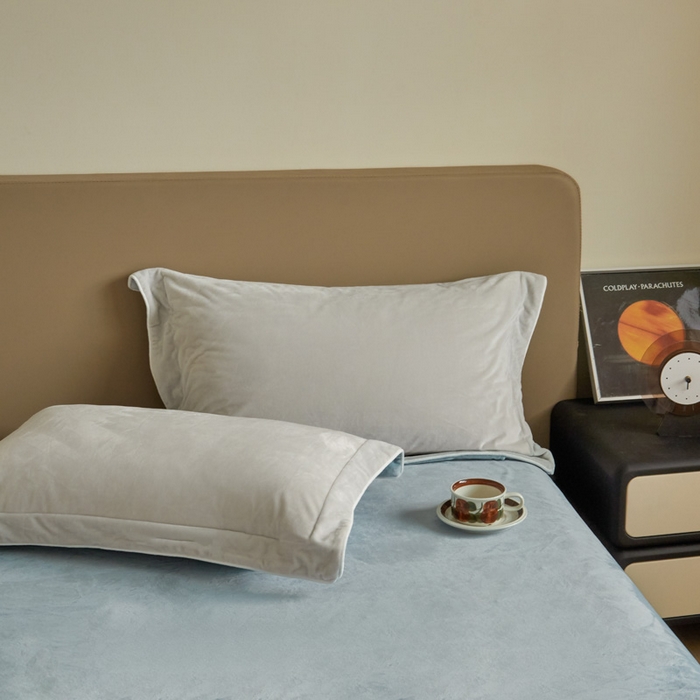 91家纺网 家纺一手货源 找家纺 万盛家纺 2025新款德芙绒牛奶绒法莱绒水晶绒双拼四件套 藕灰-云水蓝