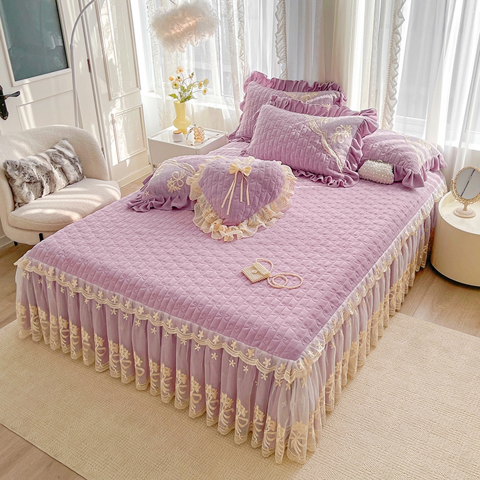 91家纺网 家纺一手货源 找家纺 2024新款加厚牛奶绒蕾丝刺绣床裙单床裙-莫奈花园系列 莫奈花园-甜紫