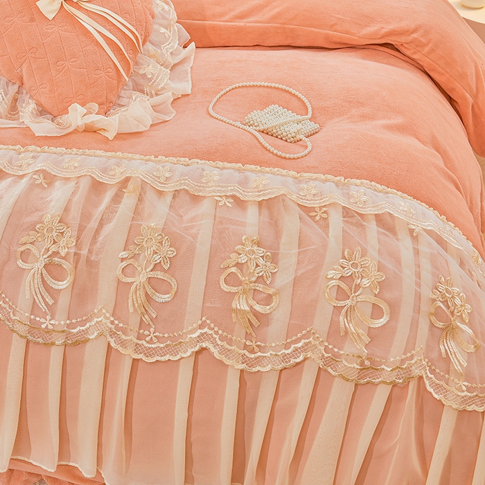 91家纺网 家纺一手货源 找家纺 2024新款加厚牛奶绒蕾丝刺绣床裙四件套-莫奈花园系列 莫奈花园-梦幻玉