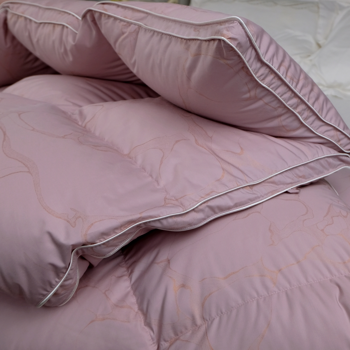 91家纺网 家纺一手货源 找家纺 兰言诺羽绒被 2025新款埃及棉95羽绒被被子被芯 豆沙