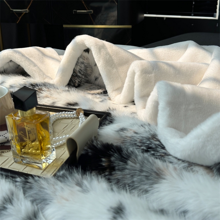 91家纺网 家纺一手货源 找家纺 凯轩毛毛毯毯子网销专供 2024新款仿皮草轻毛毛毯毯子-魅影系列 绮梦