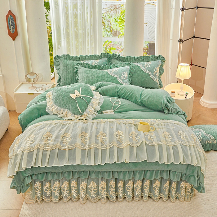 91家纺网 家纺一手货源 找家纺 2024新款加厚牛奶绒蕾丝刺绣床裙四件套-莫奈花园系列 莫奈花园-豆绿