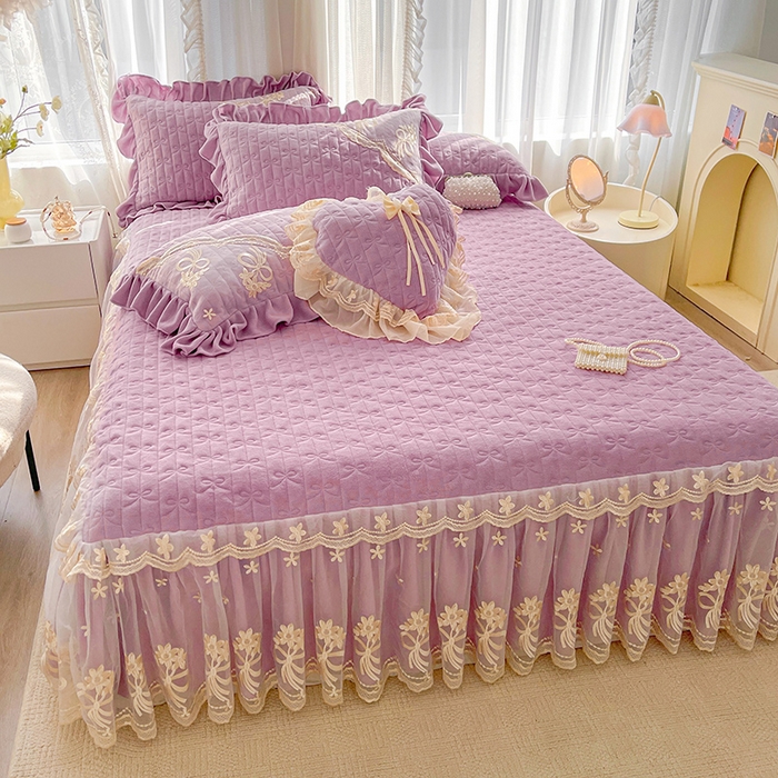 91家纺网 家纺一手货源 找家纺 2024新款加厚牛奶绒蕾丝刺绣床裙单床裙-莫奈花园系列 莫奈花园-甜紫