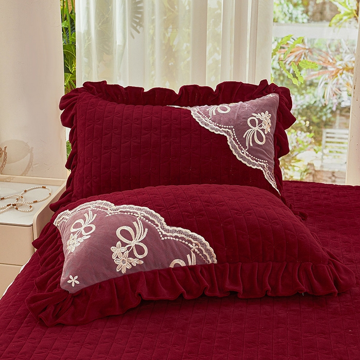 91家纺网 家纺一手货源 找家纺 2024新款加厚牛奶绒蕾丝刺绣床裙四件套-莫奈花园系列 莫奈花园-酒红