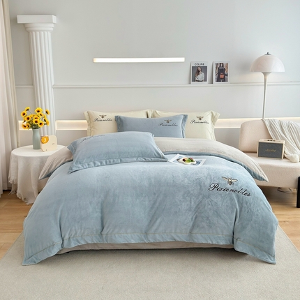 91家纺网 家纺一手货源 找家纺 （总）皇谱家纺 2024新款牛奶绒刺绣四件套