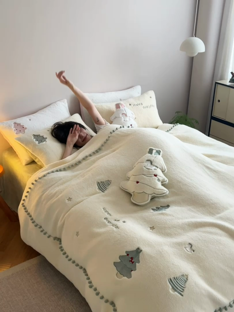 91家纺网 家纺一手货源 找家纺 安莱生活 2024新款绵羊绒工艺款圣诞毛球四件套 绵羊绒-绿色圣诞