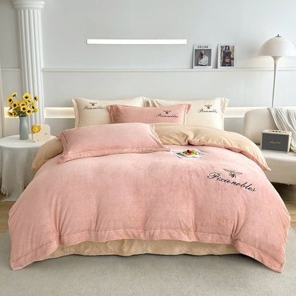 91家纺网 家纺一手货源 找家纺 （总）皇谱家纺 2024新款牛奶绒刺绣四件套