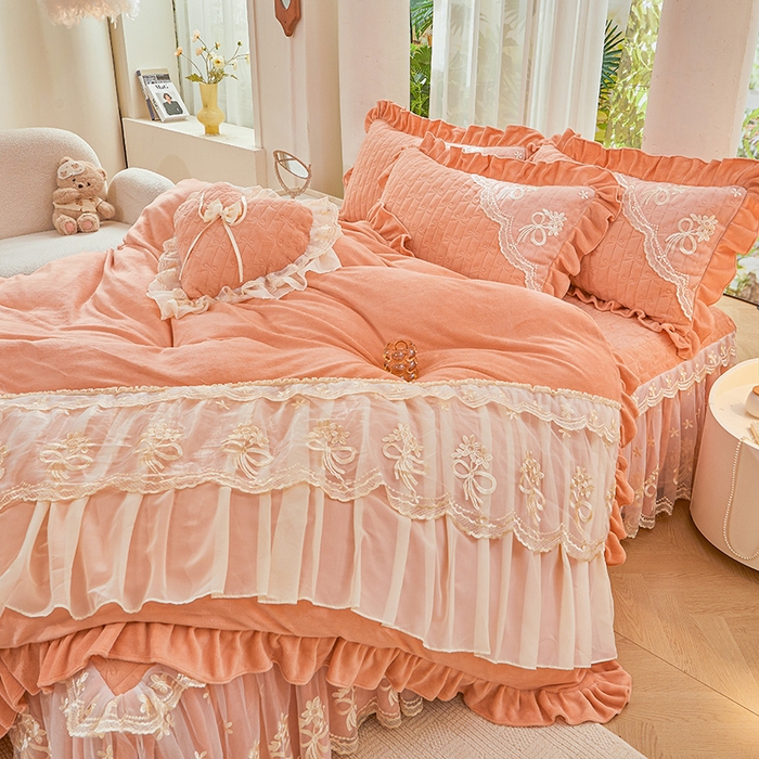 91家纺网 家纺一手货源 找家纺 2024新款加厚牛奶绒蕾丝刺绣床裙四件套-莫奈花园系列 莫奈花园-梦幻玉