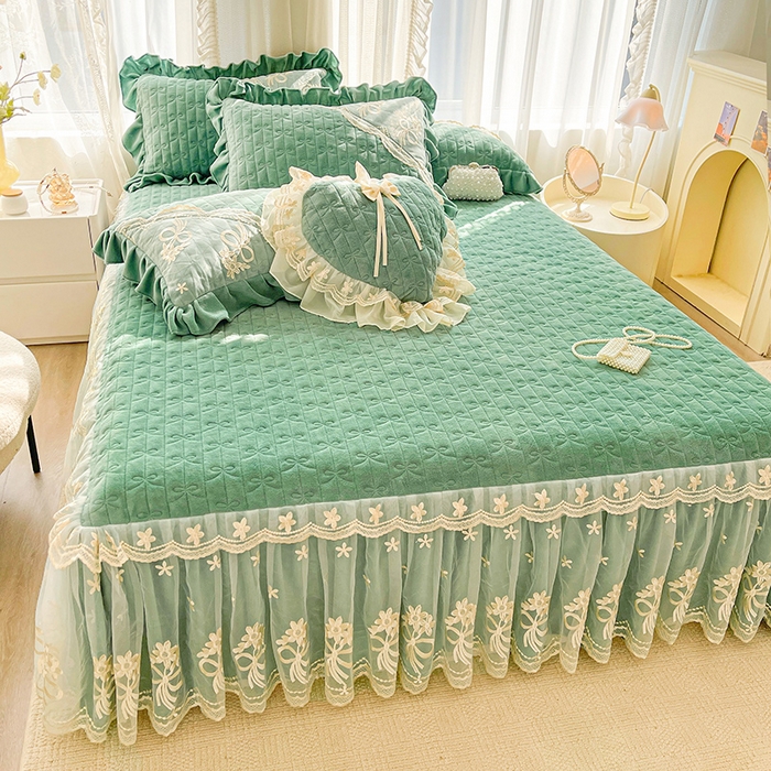 91家纺网 家纺一手货源 找家纺 2024新款加厚牛奶绒蕾丝刺绣床裙单床裙-莫奈花园系列 莫奈花园-豆绿