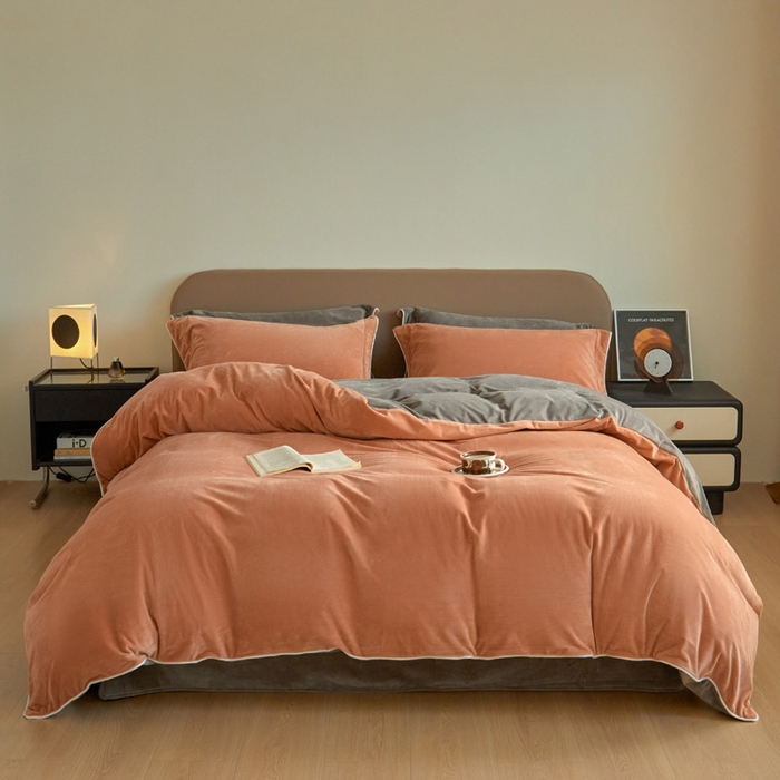 91家纺网 家纺一手货源 找家纺 万盛家纺 2025新款德芙绒牛奶绒法莱绒水晶绒双拼四件套 砖红-咖灰