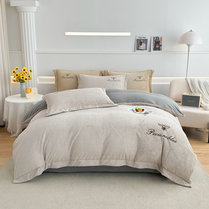 91家纺网 家纺一手货源 找家纺 （总）皇谱家纺 2024新款牛奶绒刺绣四件套