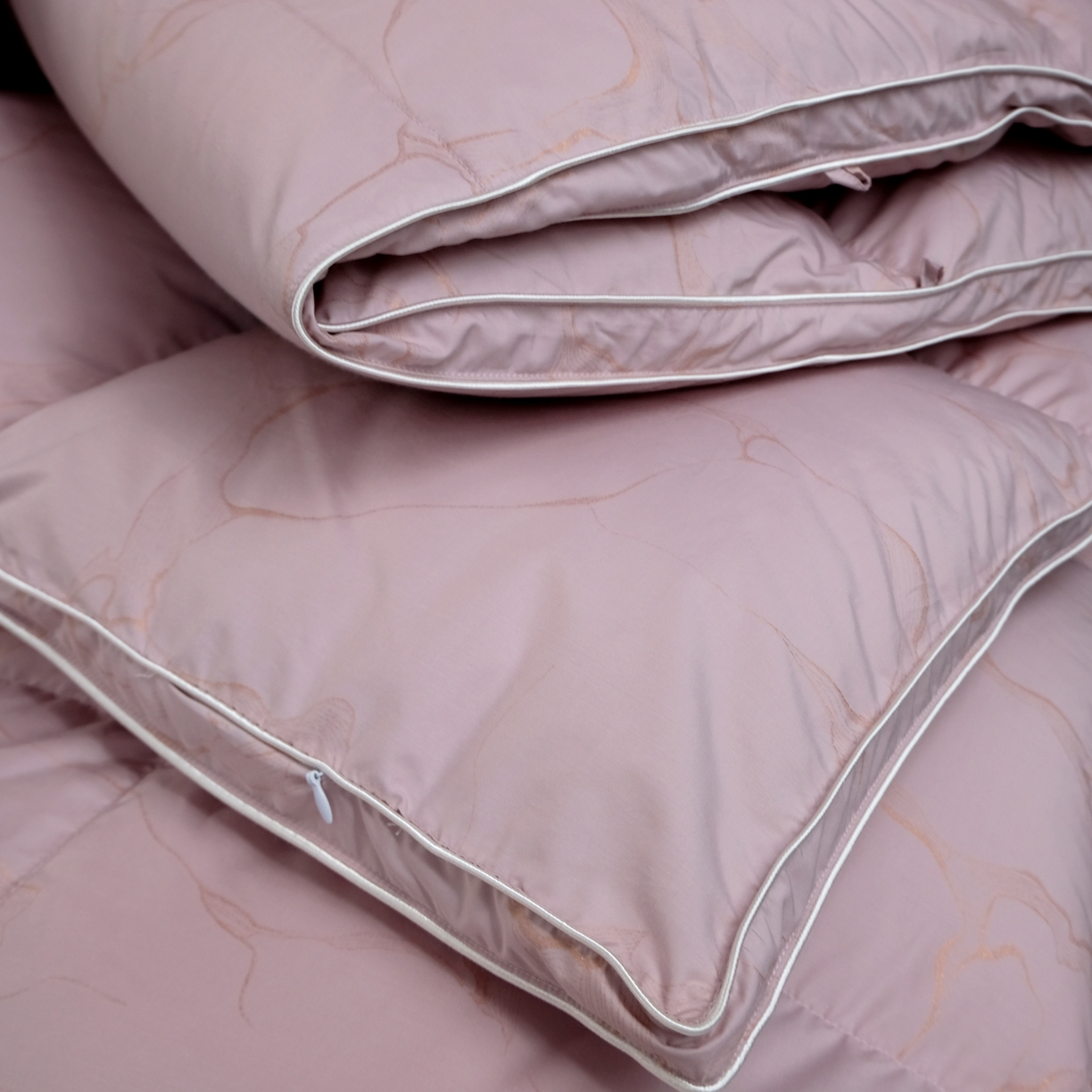 91家纺网 家纺一手货源 找家纺 兰言诺羽绒被 2025新款埃及棉95羽绒被被子被芯 豆沙