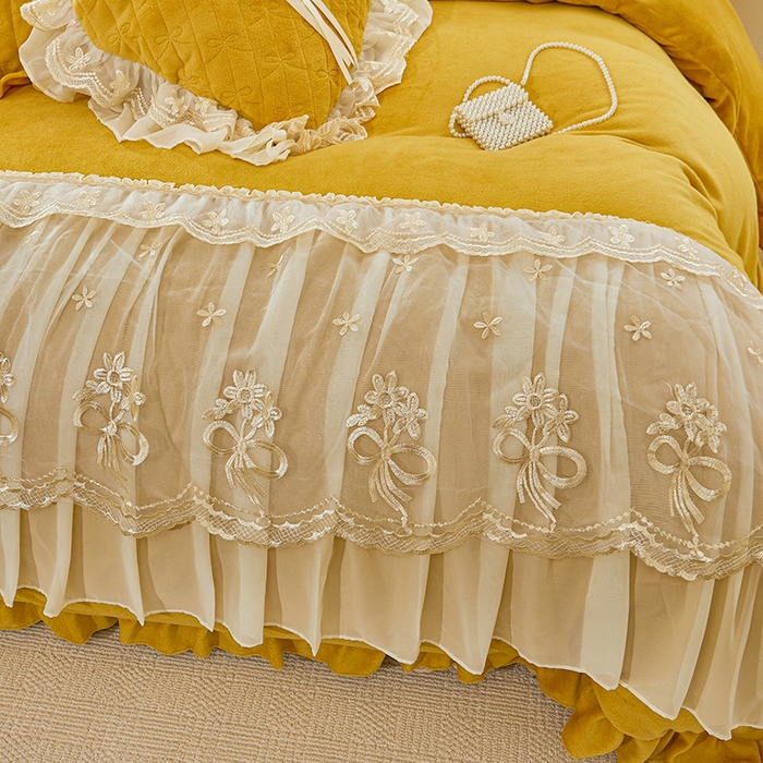91家纺网 家纺一手货源 找家纺 2024新款加厚牛奶绒蕾丝刺绣床裙四件套-莫奈花园系列 莫奈花园-嫩黄