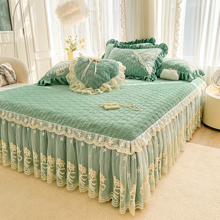 91家纺网 家纺一手货源 找家纺 2024新款加厚牛奶绒蕾丝刺绣床裙单床裙-莫奈花园系列 莫奈花园-豆绿