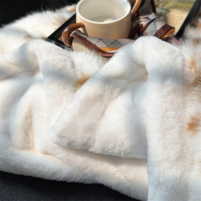 91家纺网 家纺一手货源 找家纺 凯轩毛毛毯毯子网销专供 2024新款仿皮草轻毛毛毯毯子-魅影系列 玛丽