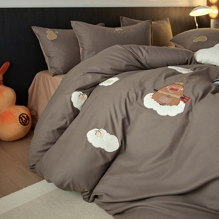 91家纺网 家纺一手货源 找家纺 安莱生活 2024新款全棉100s磨毛贴布绣-熏悟空系列 熏悟空-灰棕