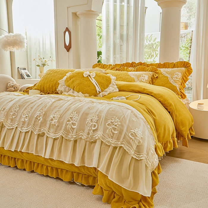 91家纺网 家纺一手货源 找家纺 2024新款加厚牛奶绒蕾丝刺绣床裙四件套-莫奈花园系列 莫奈花园-嫩黄
