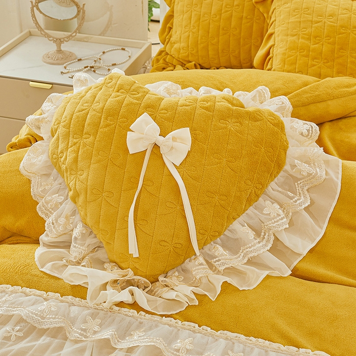 91家纺网 家纺一手货源 找家纺 2024新款加厚牛奶绒蕾丝刺绣床裙四件套-莫奈花园系列 莫奈花园-嫩黄