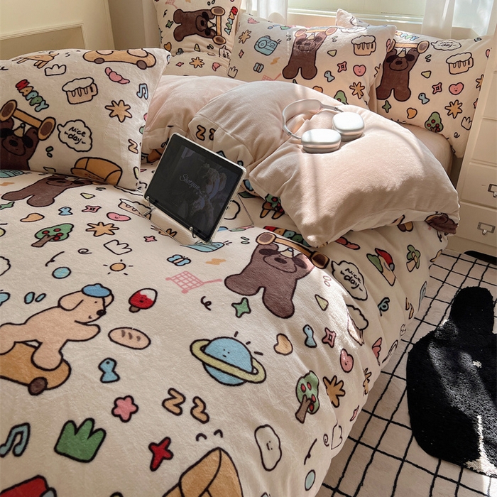 91家纺网 家纺一手货源 找家纺 红嘴企鹅 2025新款牛奶绒印花四件套 大力