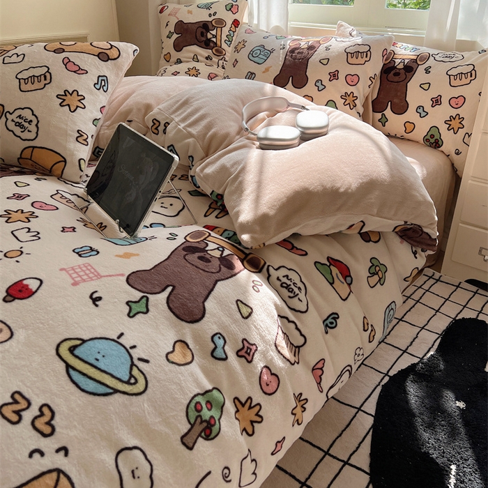 91家纺网 家纺一手货源 找家纺 红嘴企鹅 2025新款牛奶绒印花四件套 大力