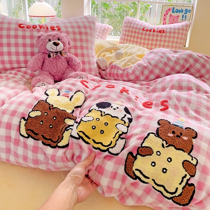 眠帛家居 2024新款高克重牛奶绒毛巾绣加印大版卡通四件套系列二 芝士
