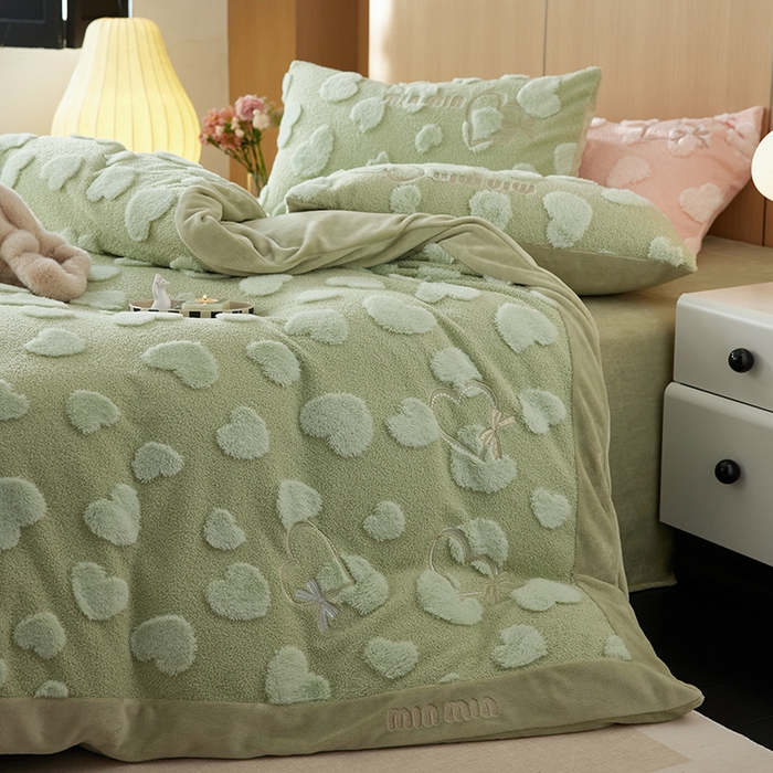 91家纺网 家纺一手货源 找家纺 安莱生活 2024新款minmin泰迪绒立体提花爱心四件套 爱心绒-薄荷绿