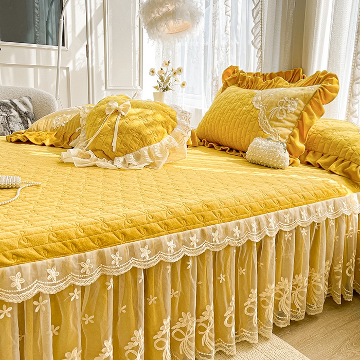 91家纺网 家纺一手货源 找家纺 2024新款加厚牛奶绒蕾丝刺绣床裙单床裙-莫奈花园系列 莫奈花园-嫩黄