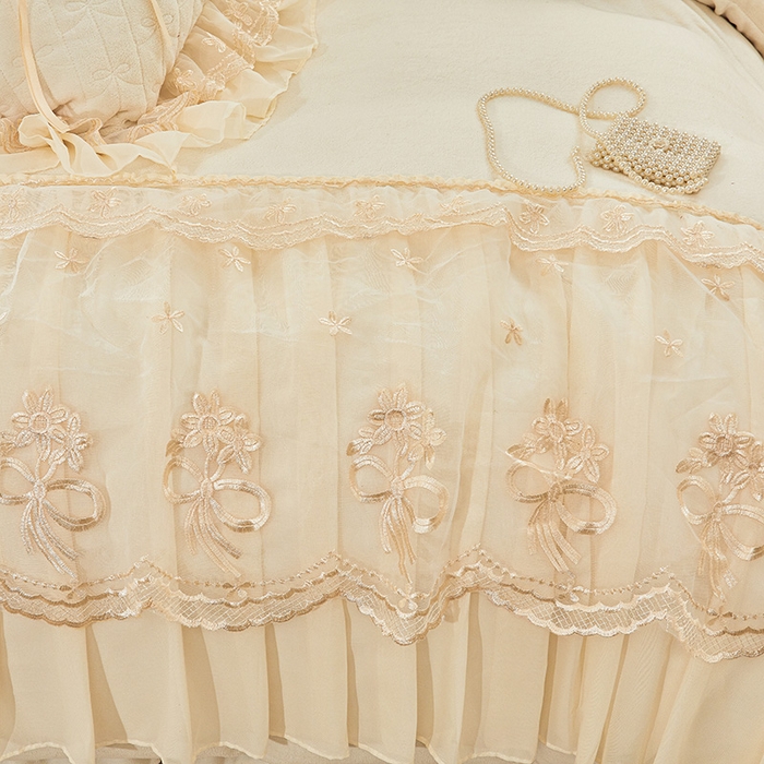 91家纺网 家纺一手货源 找家纺 2024新款加厚牛奶绒蕾丝刺绣床裙四件套-莫奈花园系列 莫奈花园-奶昔