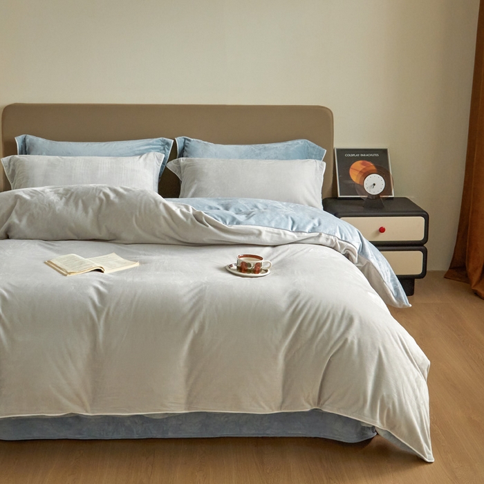 91家纺网 家纺一手货源 找家纺 万盛家纺 2025新款德芙绒牛奶绒法莱绒水晶绒双拼四件套 藕灰-云水蓝