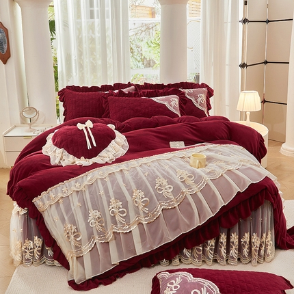 91家纺网 家纺一手货源 找家纺 2024新款加厚牛奶绒蕾丝刺绣床裙四件套-莫奈花园系列 莫奈花园-酒红