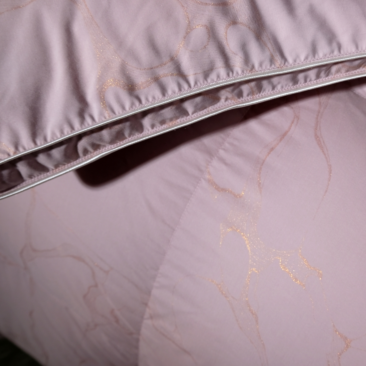 91家纺网 家纺一手货源 找家纺 兰言诺羽绒被 2025新款埃及棉95羽绒被被子被芯 豆沙