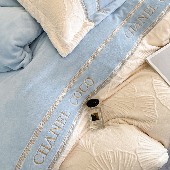 91家纺网 家纺一手货源 找家纺 （总）宅家居 2024新款雕花拼接刺绣全消光A类高克重牛奶绒四件套-舞秋系列