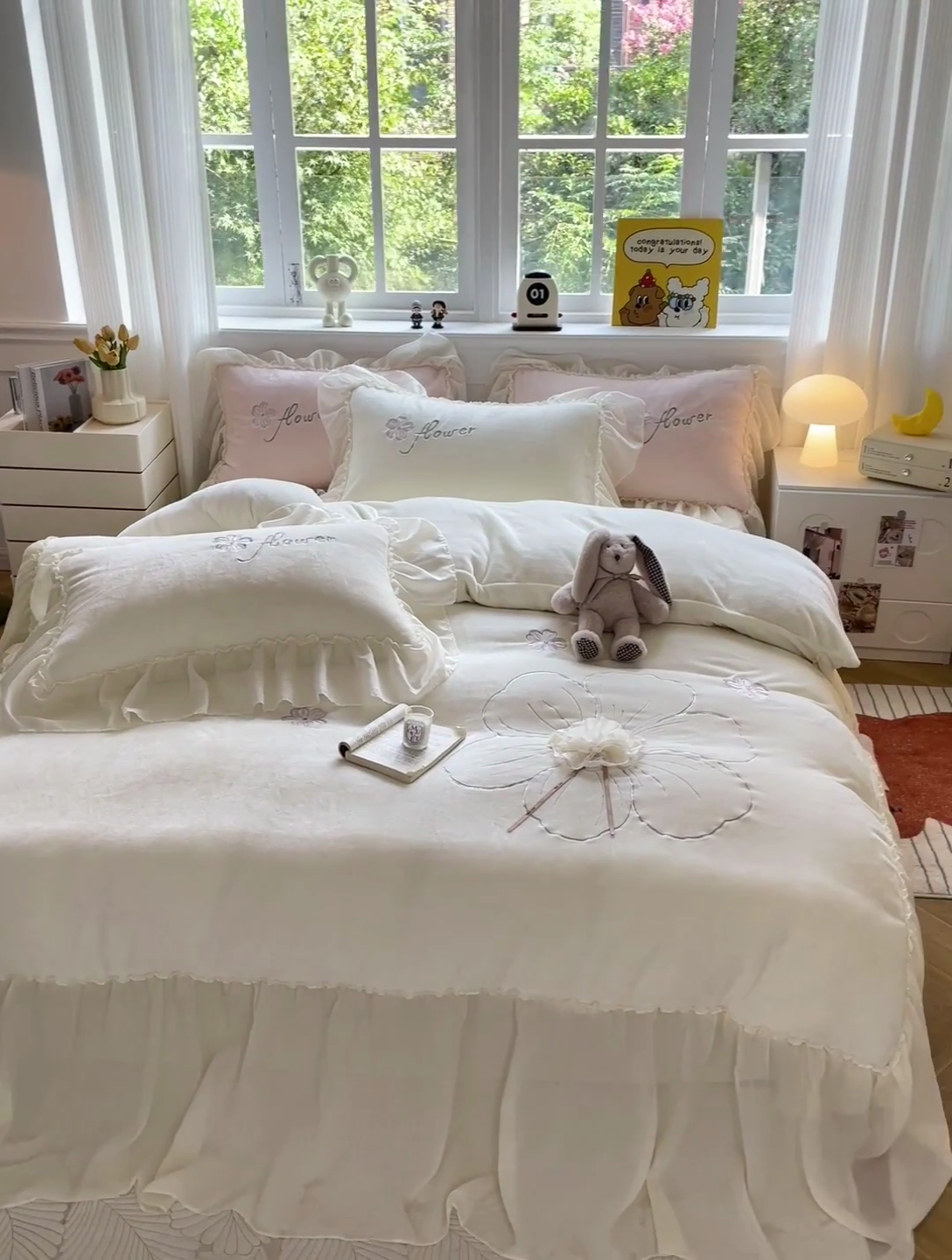 91家纺网 家纺一手货源 找家纺 娜娜 2024新款法式花边牛奶绒刺绣四件套-花蕊-花香引蝶系列 花蕊-奶昔白