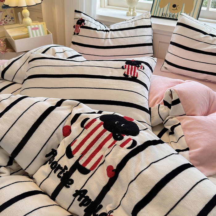 91家纺网 家纺一手货源 找家纺 娜娜 2024新款加厚保暖高克重牛奶绒毛巾绣四件套 牛奶绒条纹小象