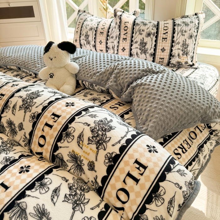 91家纺网 家纺一手货源 找家纺 梦可莱家居 2024新款牛奶豆豆绒印花床盖四件套 佳品