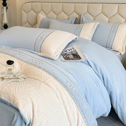宅家居 2024新款雕花拼接刺绣全消光A类高克重牛奶绒四件套-舞秋系列 舞秋-淡蓝