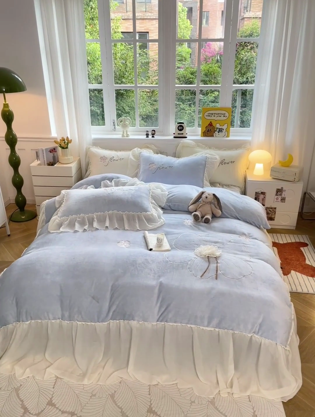 91家纺网 家纺一手货源 找家纺 娜娜 2024新款法式花边牛奶绒刺绣四件套-花蕊-花香引蝶系列 花蕊-天空蓝