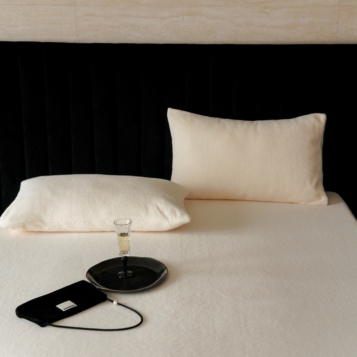 91家纺网 家纺一手货源 找家纺 三味舒屋 2025秋冬新款仿生羊毛绒安可拉系列单品床笠枕套 蛋奶黄