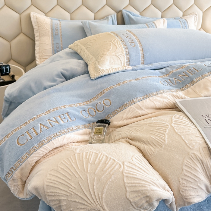 91家纺网 家纺一手货源 找家纺 （总）宅家居 2024新款雕花拼接刺绣全消光A类高克重牛奶绒四件套-舞秋系列